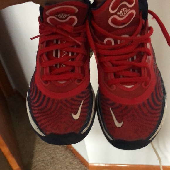 Size 4 - Picture 2 of 3